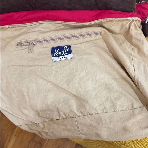 Used once Fossil quilted messenger bag 🍀🍀 - Picture 7 of 8